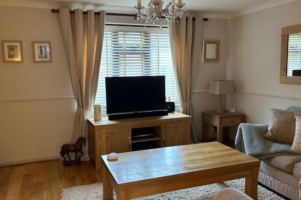 Cosy 2 Bed, Home From Home Haddenham  Экстерьер фото