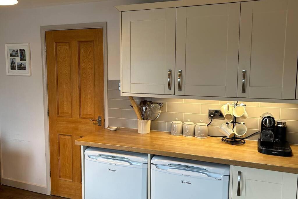 Cosy 2 Bed, Home From Home Haddenham  Экстерьер фото