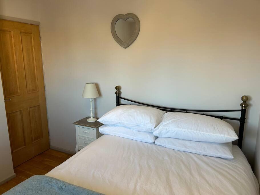 Cosy 2 Bed, Home From Home Haddenham  Экстерьер фото