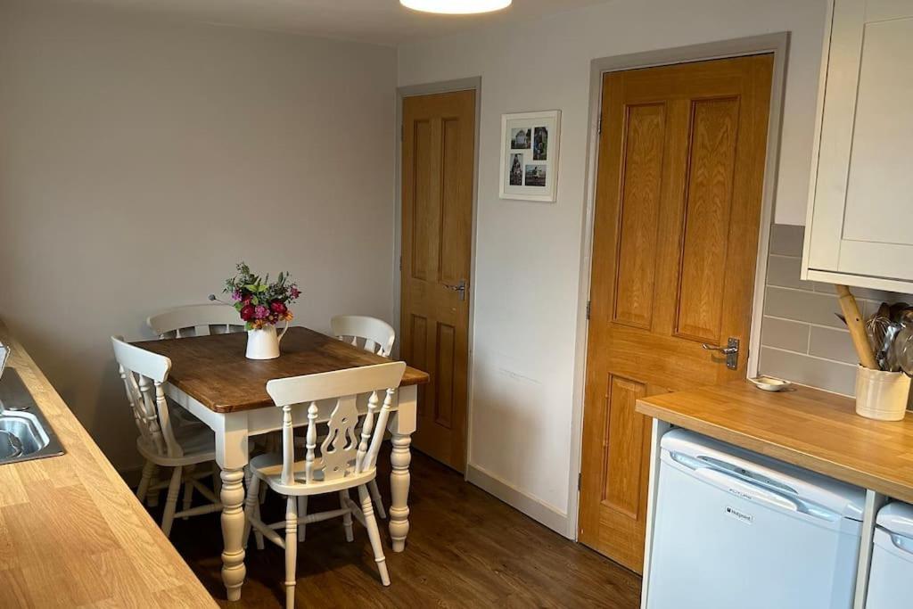 Cosy 2 Bed, Home From Home Haddenham  Экстерьер фото